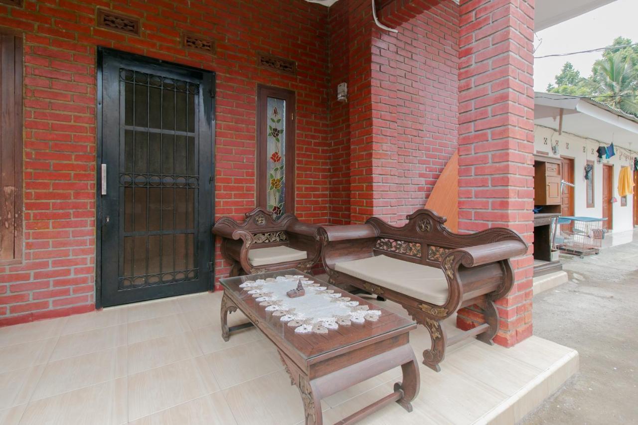 Ayu Homestay Syariah Sukabumi Exterior photo