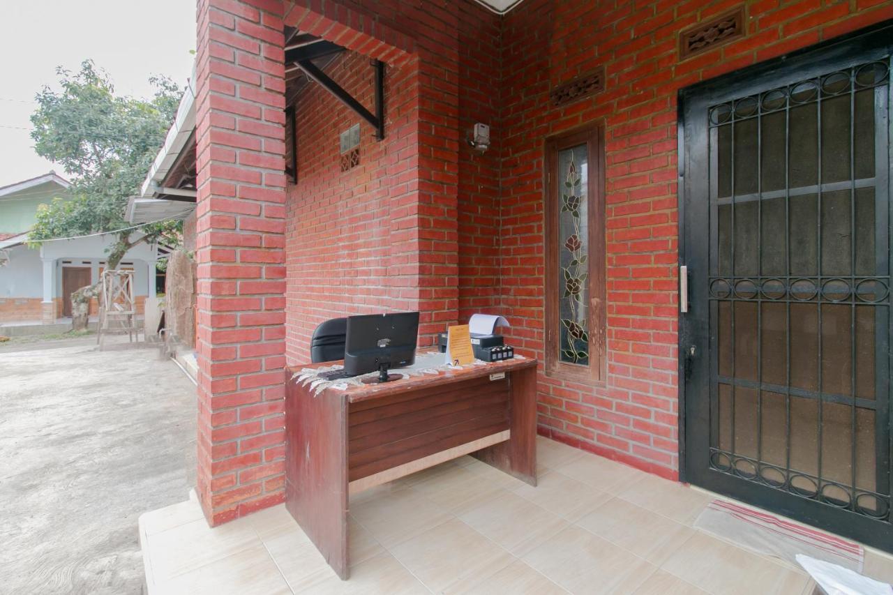 Ayu Homestay Syariah Sukabumi Exterior photo