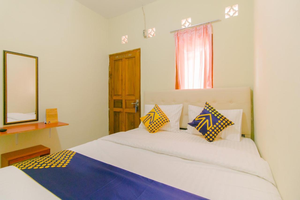 Ayu Homestay Syariah Sukabumi Exterior photo