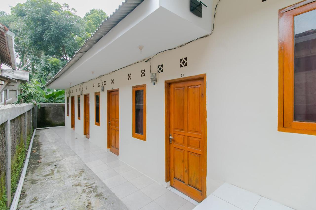 Ayu Homestay Syariah Sukabumi Exterior photo