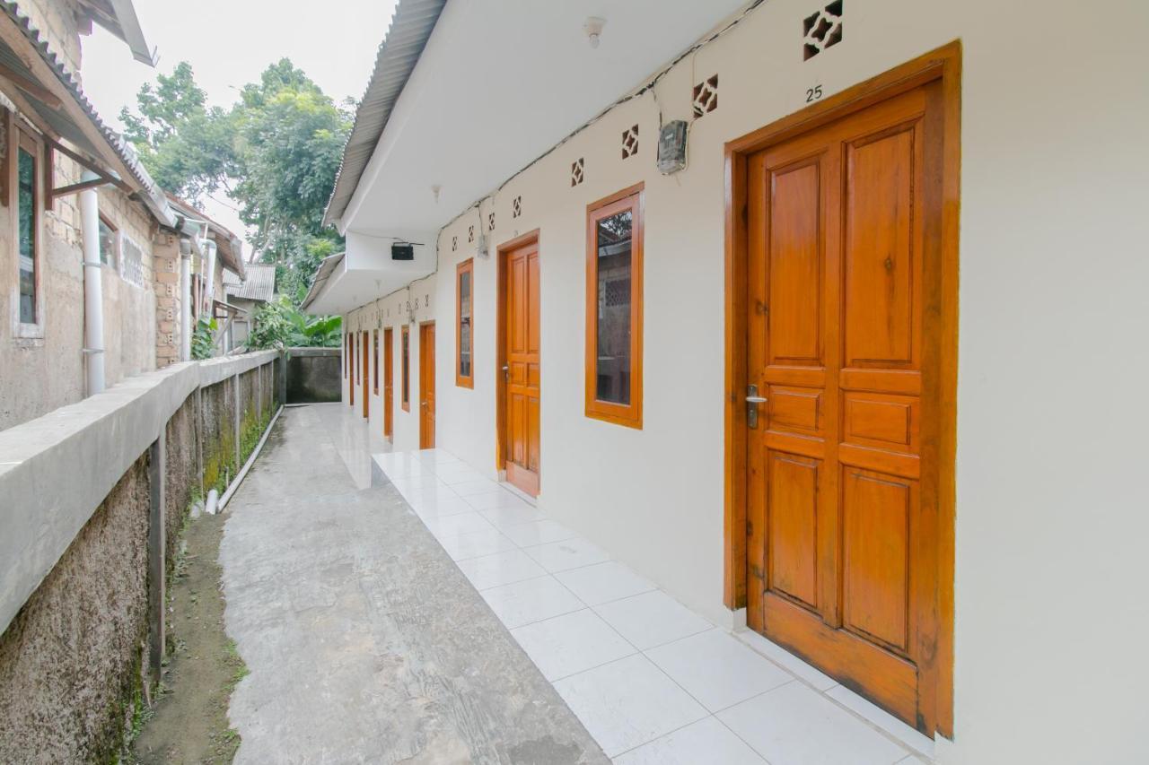 Ayu Homestay Syariah Sukabumi Exterior photo