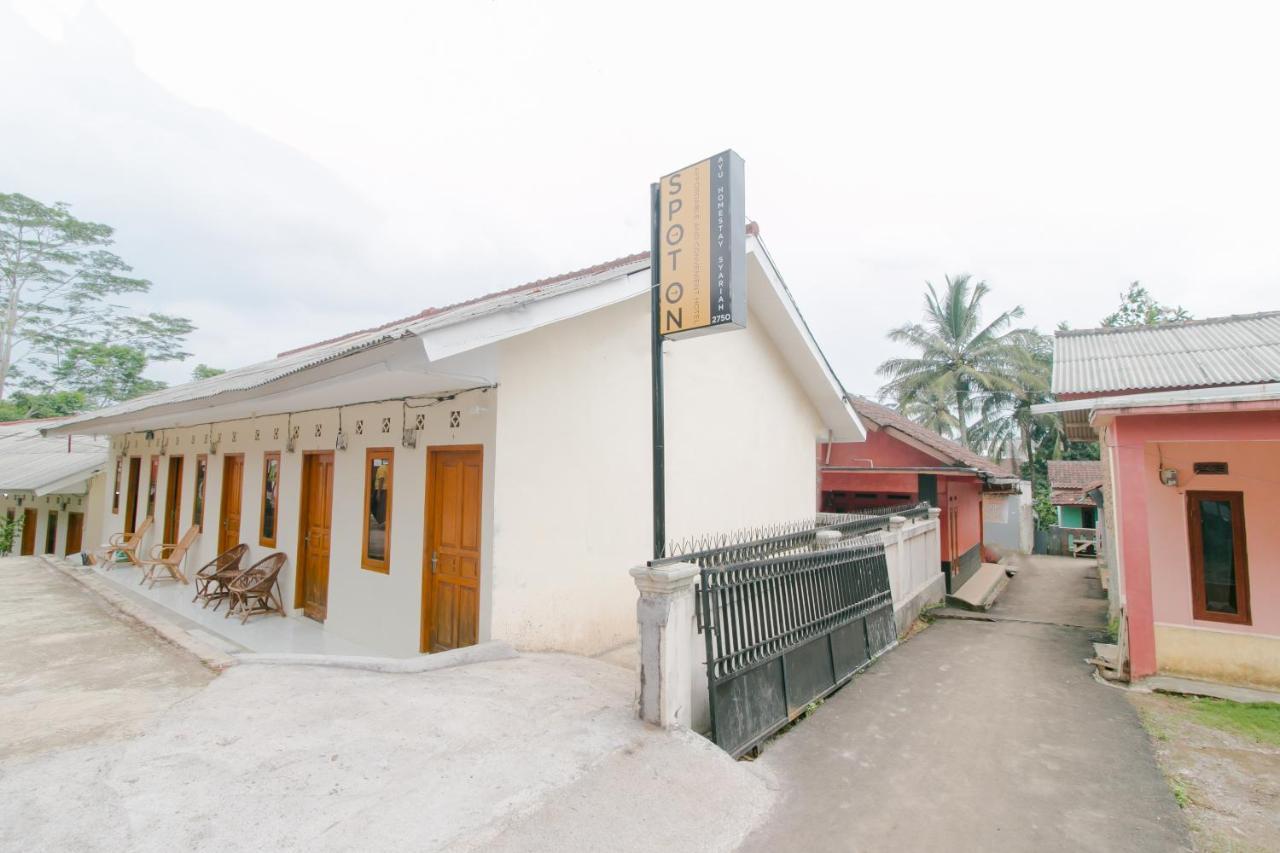Ayu Homestay Syariah Sukabumi Exterior photo