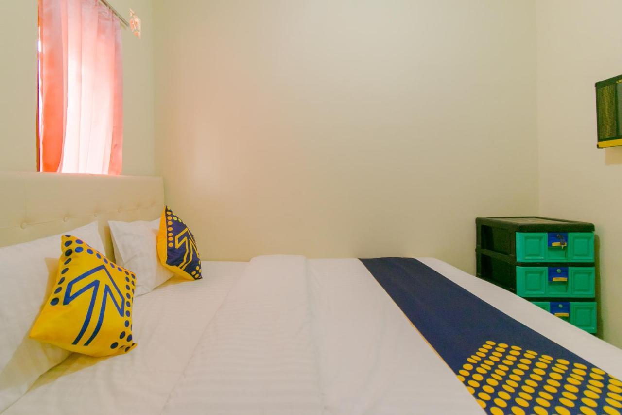 Ayu Homestay Syariah Sukabumi Exterior photo